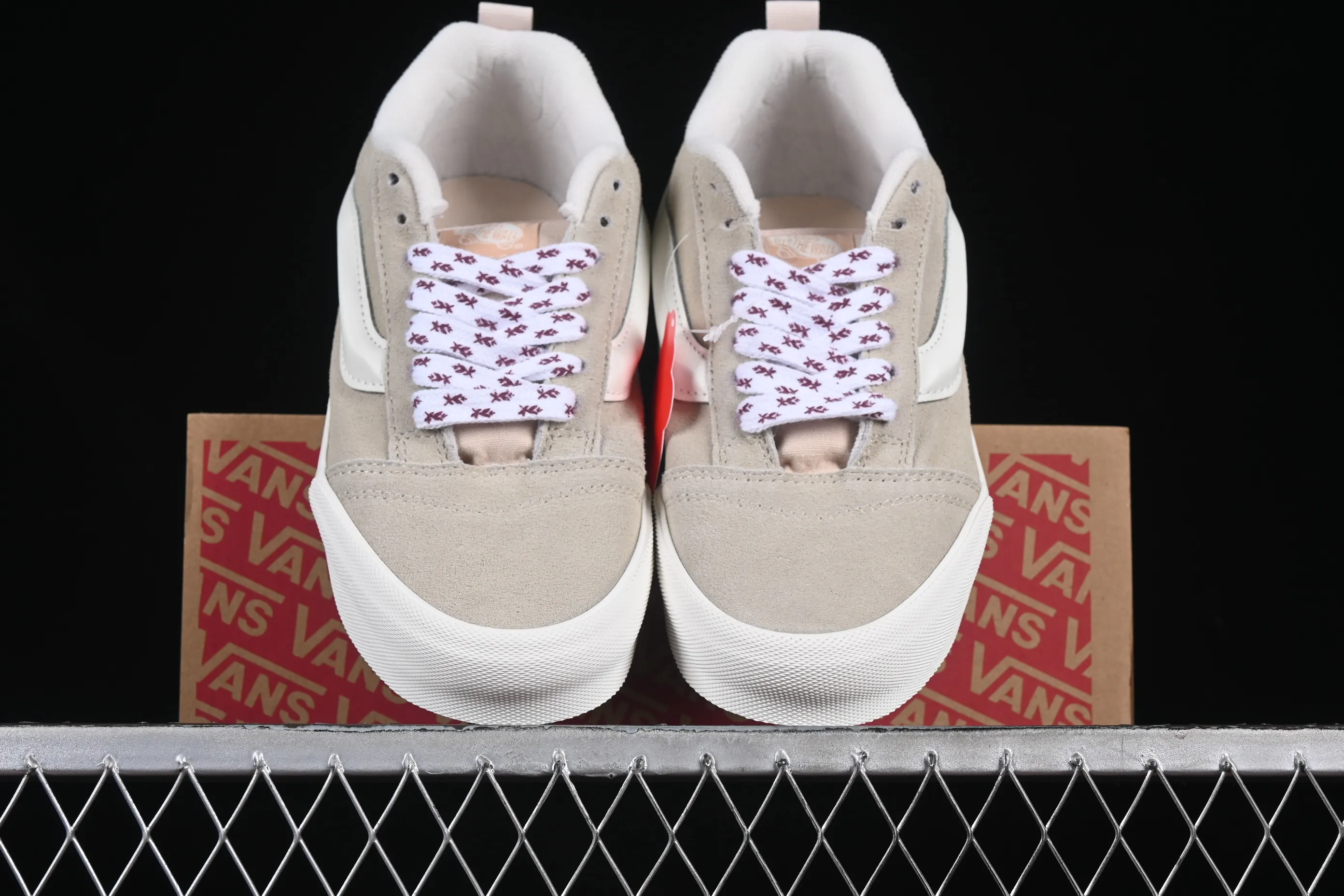 All categories Vans Vans series Vans Low Vans low-top Vans Knu Skool Vans low-top retro casual fat bread shoes VN000D6ZE2S